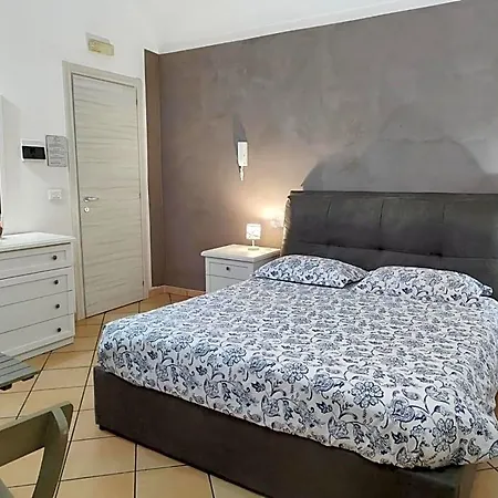 לינה וארוחת בוקר Alberini 4*